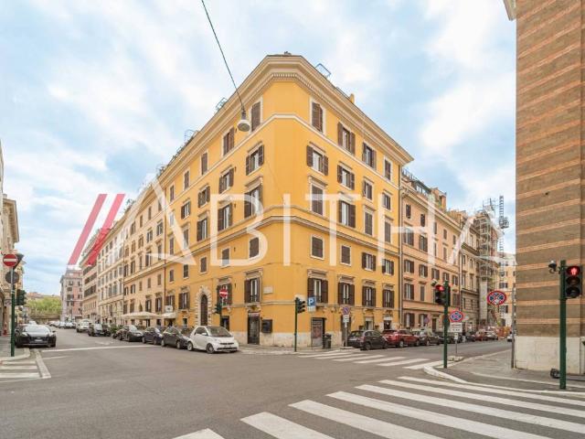 Appartamento in vendita a Roma RM