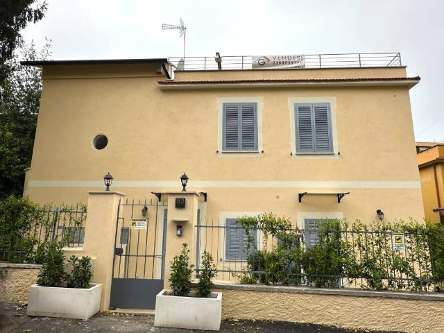 Appartamento in vendita a Roma RM
