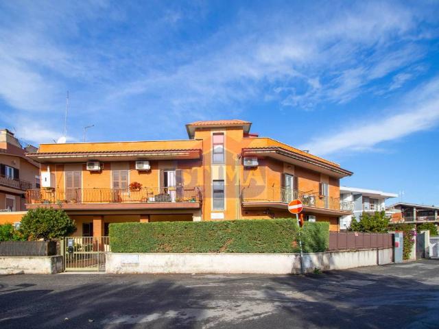 Appartamento in vendita a Roma RM