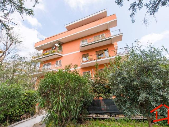 Appartamento in vendita a Roma RM