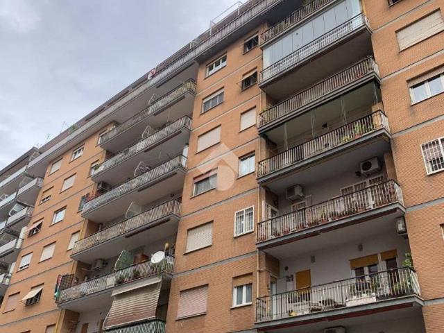 Appartamento in vendita a Roma RM