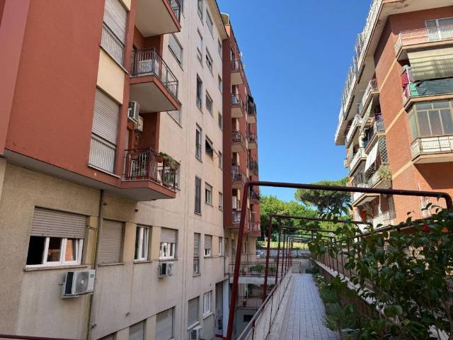 Appartamento in vendita a Roma RM