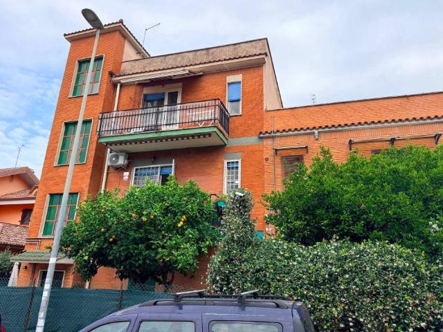 Appartamento in vendita a Roma RM