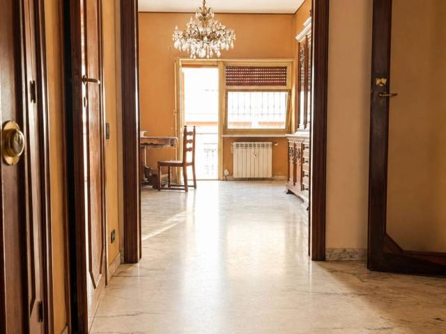 Appartamento in vendita a Roma RM