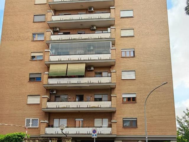 Appartamento in vendita a Roma RM