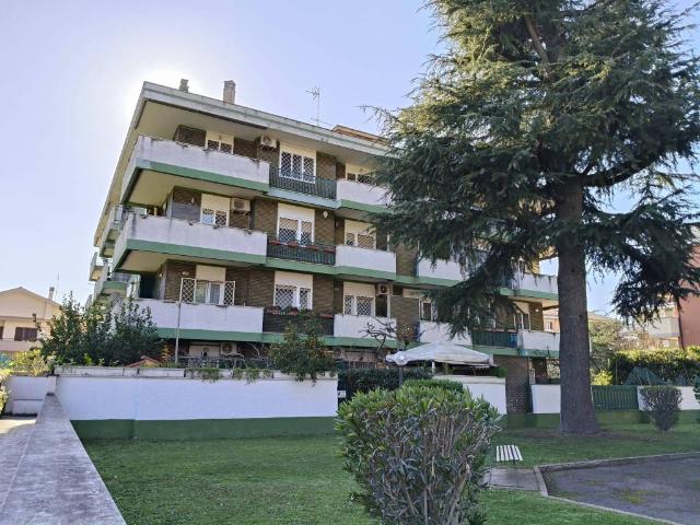 Appartamento in vendita a Roma RM