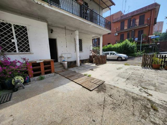 Appartamento in vendita a Roma RM
