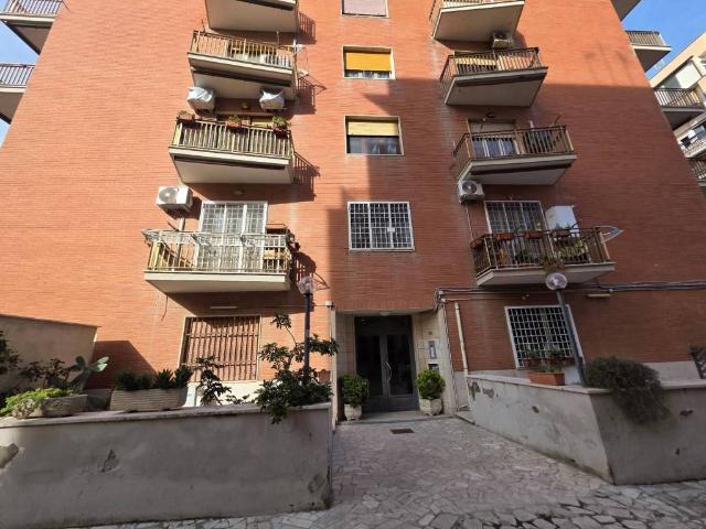 Appartamento in vendita a Roma RM