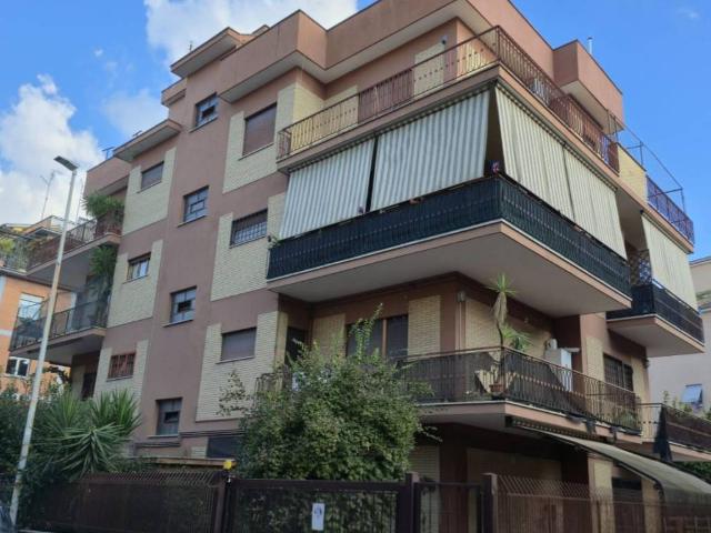 Appartamento in vendita a Roma RM