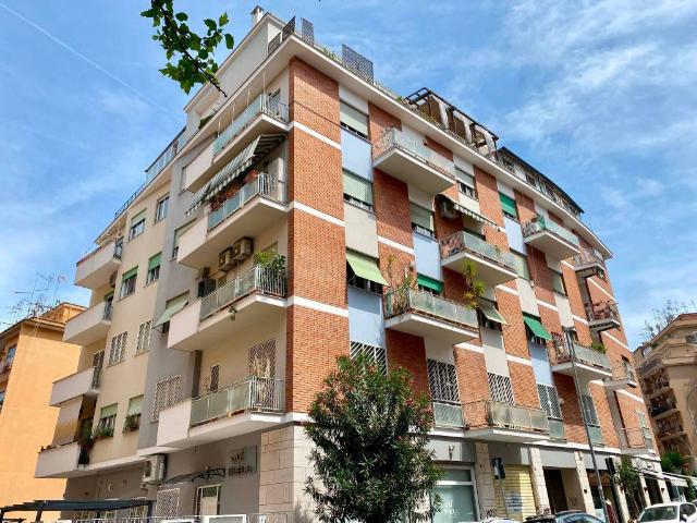 Appartamento in vendita a Roma RM