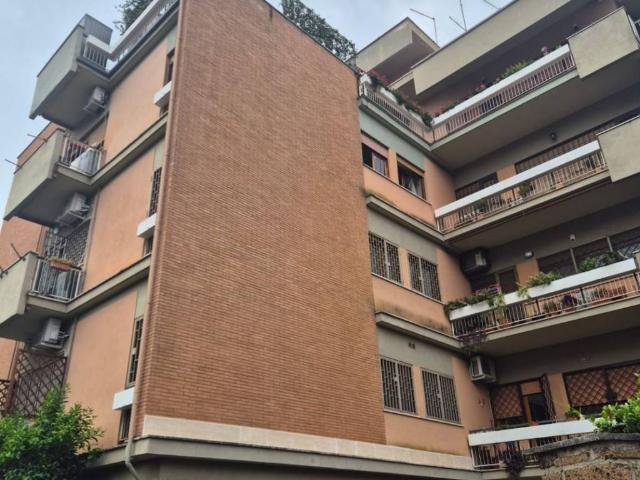 Appartamento in vendita a Roma RM