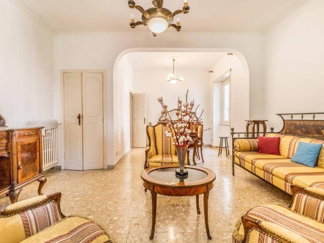 Appartamento in vendita a Roma RM