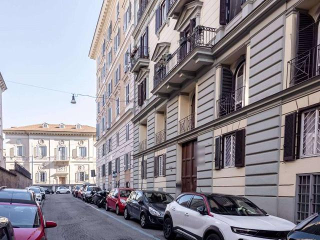 Appartamento in vendita a Roma RM