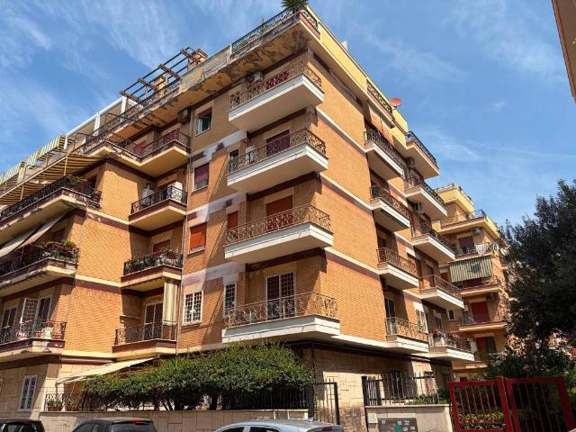 Appartamento in vendita a Roma RM