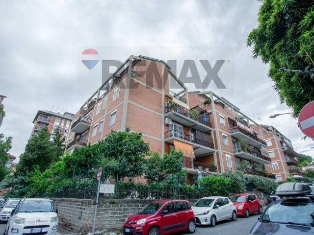 Appartamento in vendita a Roma RM