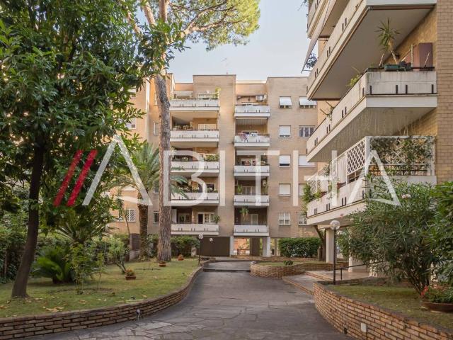 Appartamento in vendita a Roma RM