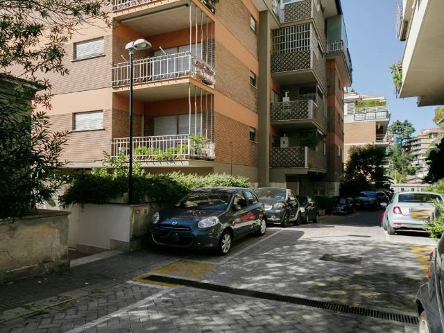 Appartamento in vendita a Roma RM