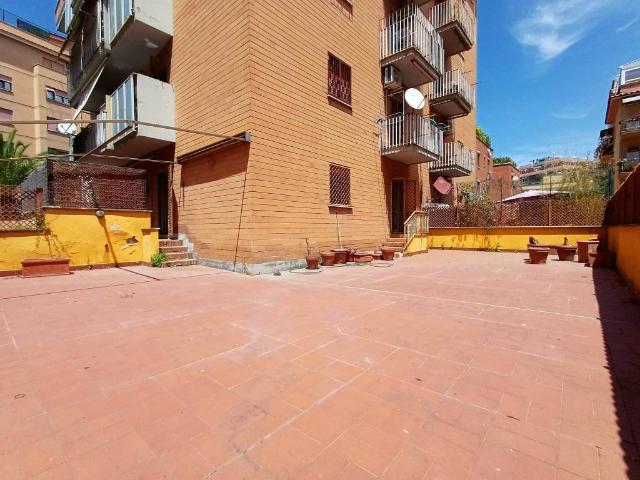 Appartamento in vendita a Roma RM