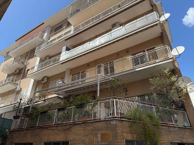 Appartamento in vendita a Roma RM