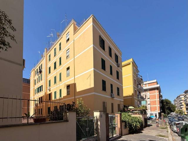 Appartamento in vendita a Roma RM