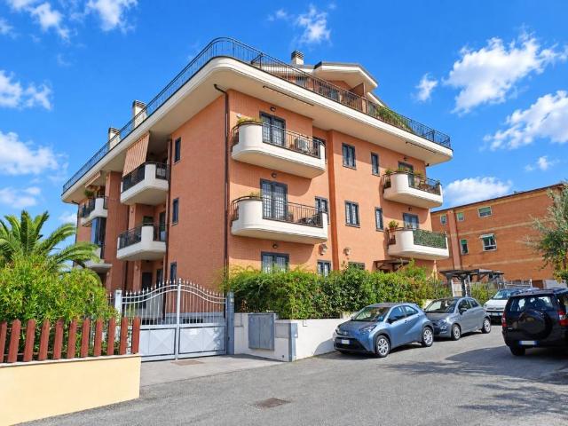 Appartamento in vendita a Roma RM
