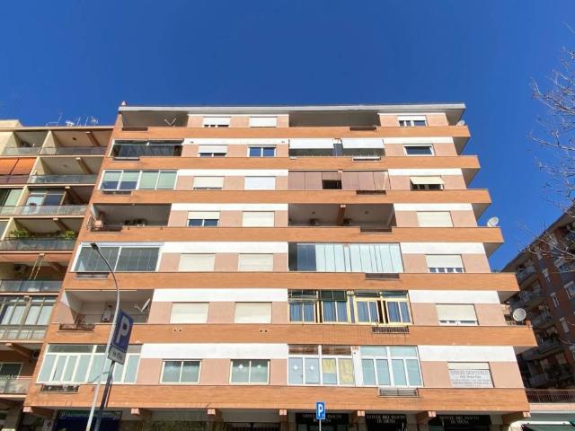 Appartamento in vendita a Roma RM