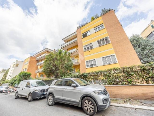 Appartamento in vendita a Roma RM