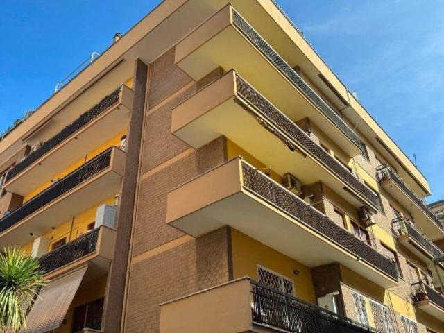 Appartamento in vendita a Roma RM