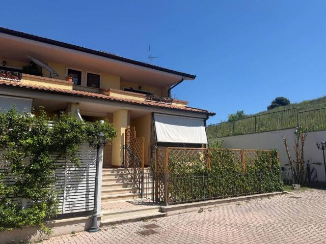 Appartamento in vendita a Roma RM