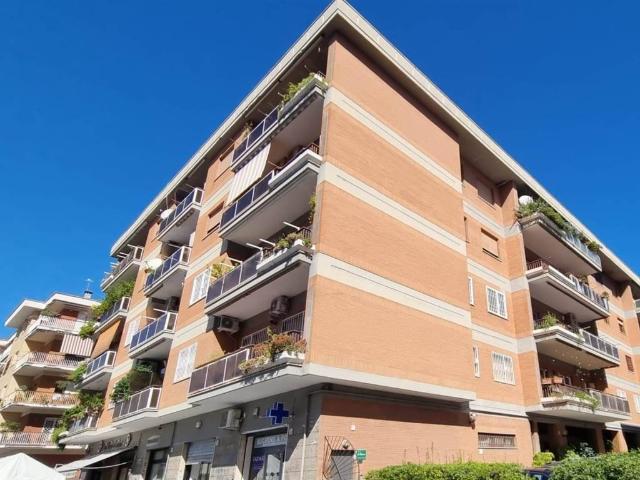 Appartamento in vendita a Roma RM