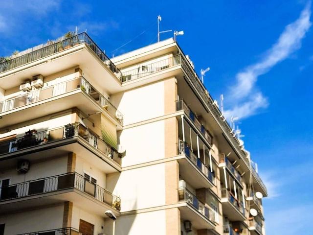 Appartamento in vendita a Roma RM