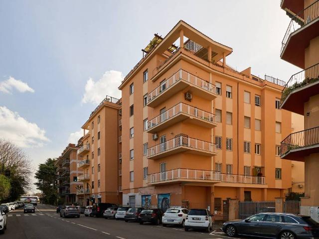 Appartamento in vendita a Roma RM