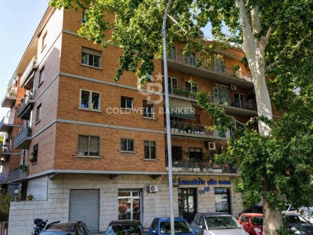 Appartamento in vendita a Roma RM