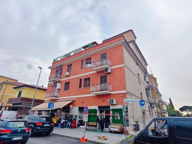 Appartamento in vendita a Roma RM