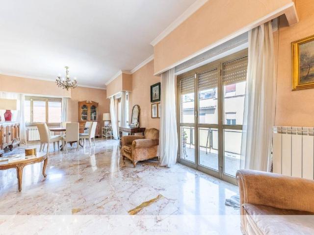 Appartamento in vendita a Roma RM