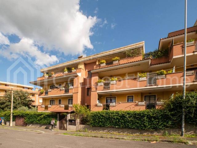 Appartamento in vendita a Roma RM