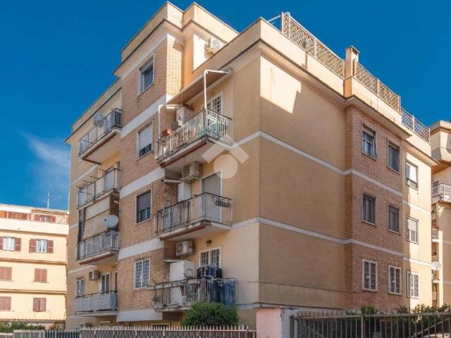 Appartamento in vendita a Roma RM