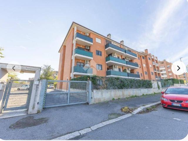 Appartamento in vendita a Roma RM