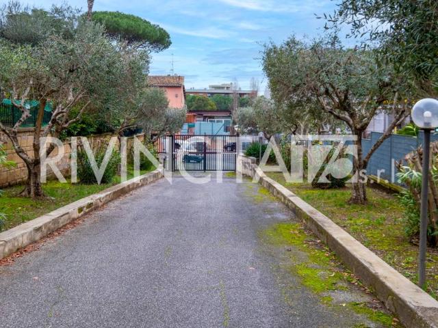 Appartamento in vendita a Roma RM