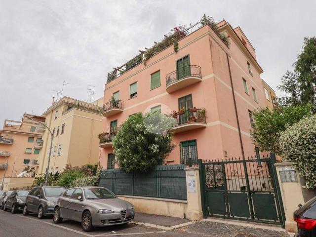 Appartamento in vendita a Roma RM