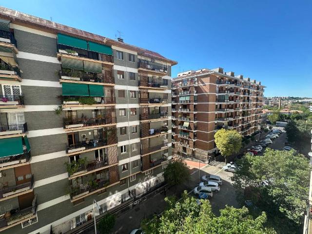 Appartamento in vendita a Roma RM