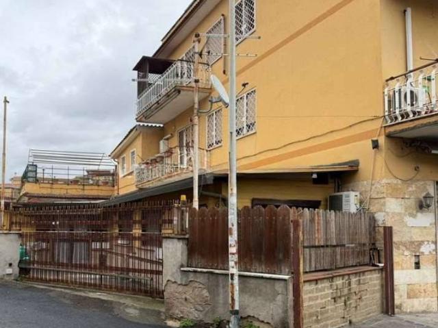 Appartamento in vendita a Roma RM