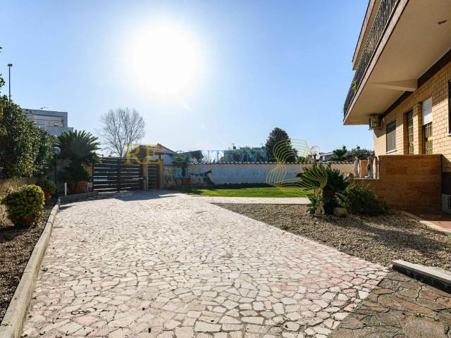 Appartamento in vendita a Roma RM