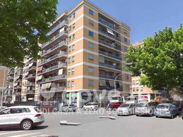 Appartamento in vendita a Roma RM