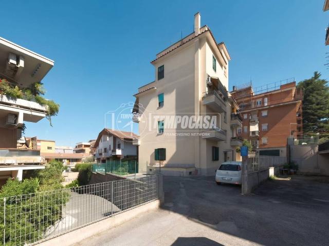 Appartamento in vendita a Roma RM