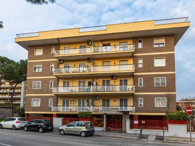 Appartamento in vendita a Roma RM