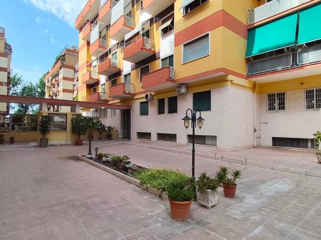 Appartamento in vendita a Roma RM