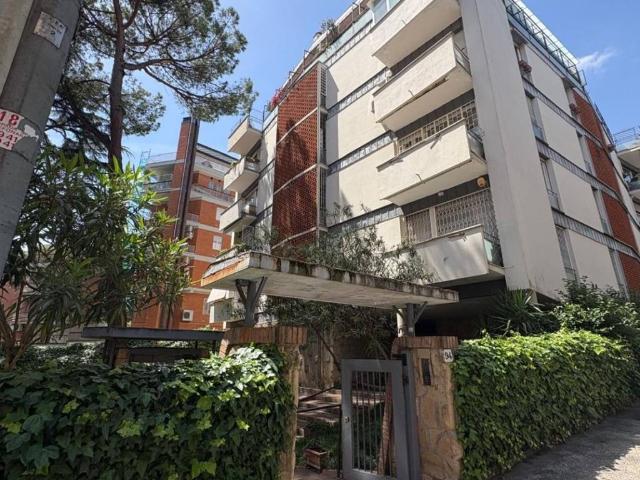 Appartamento in vendita a Roma RM