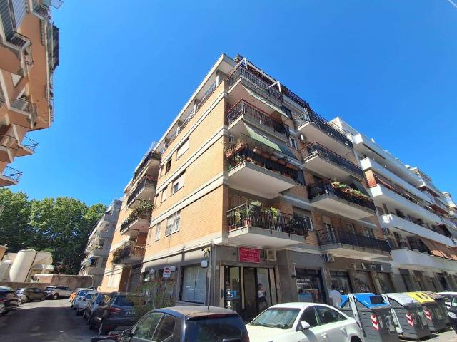 Appartamento in vendita a Roma RM