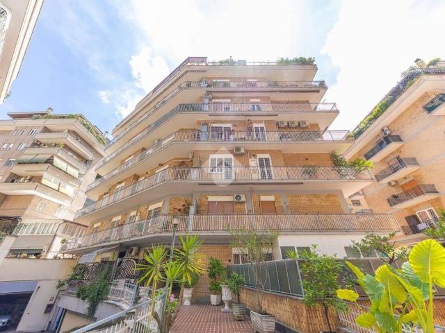 Appartamento in vendita a Roma RM